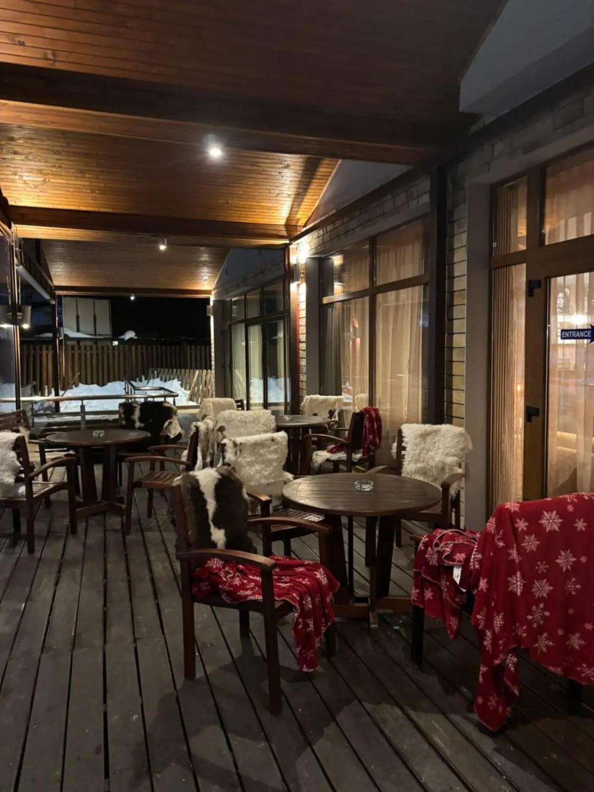 The Lodge Hotel Borowez Exterior foto